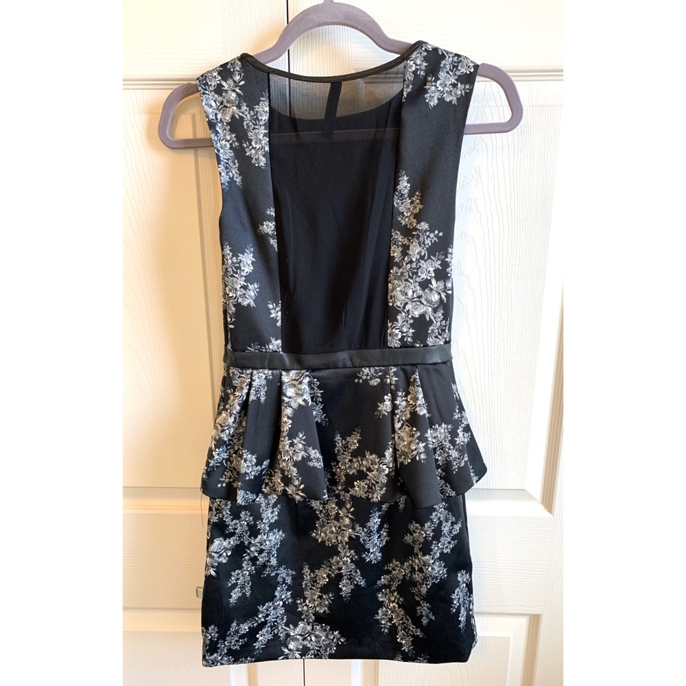 Floral Black and White Peplum Dress - Picture 2 of 5